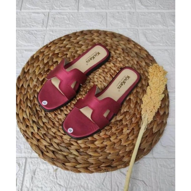 SANDAL KICKERS WANITA (CEWEK)/SANDAL SLOP WANITA KICKERS/SANDAL ANDIN/SANDAL NEVADA