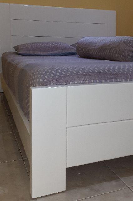 Afurniture Tempat Tidur Dipan Ranjang Simple Minimalis Kayu Mahoni Solid Mewah Furniture Jepara