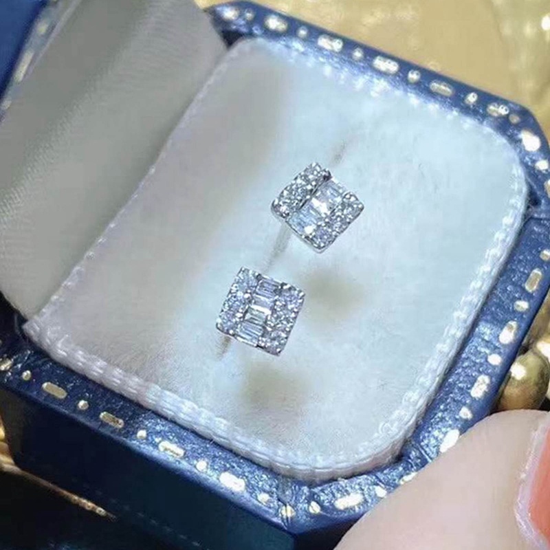 Anting Stud Cubic Zirconia Bentuk Kunci Geometris Untuk Wanita