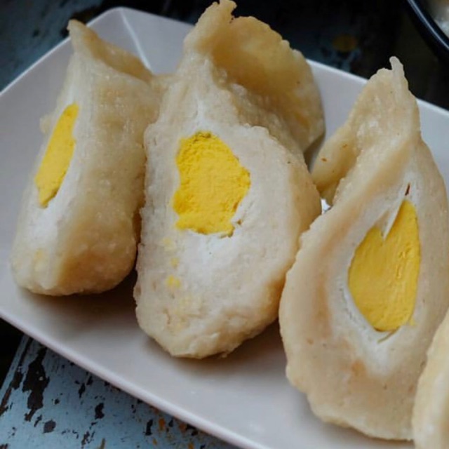 

Pempek kapal selam besar