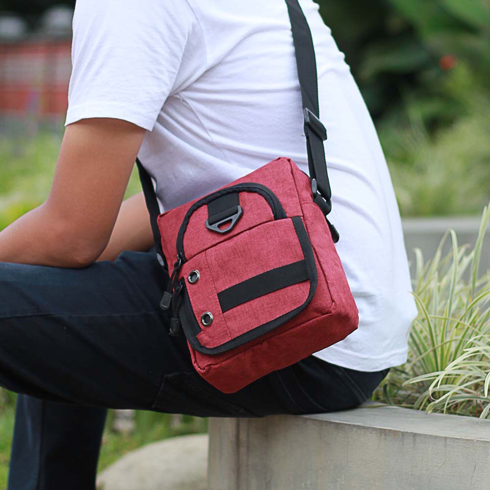Tas pria model Tas Selempang / Tas Sling Bag dengan warna merah Maroon -  751