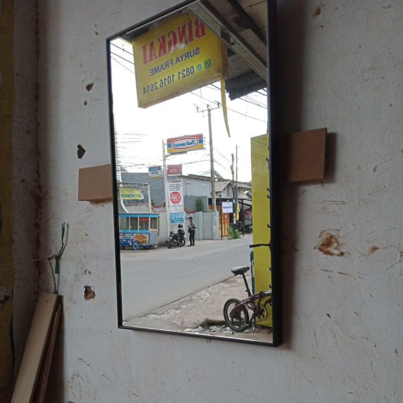 kaca cermin tempel dinding full body/cermin tempel dinding/cermin kamar mandi /cermin dinding