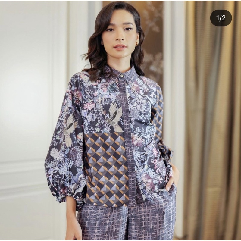 SOLD Wonderful Harmony Crop Shirt - Navy - M- Benang Jarum X Raisa