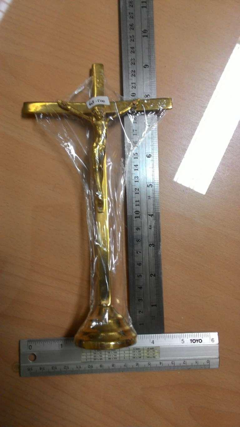 Hiasan Salib Duduk / Meja Courpus Yesus Inri Logam Kuningan 23 Cm
