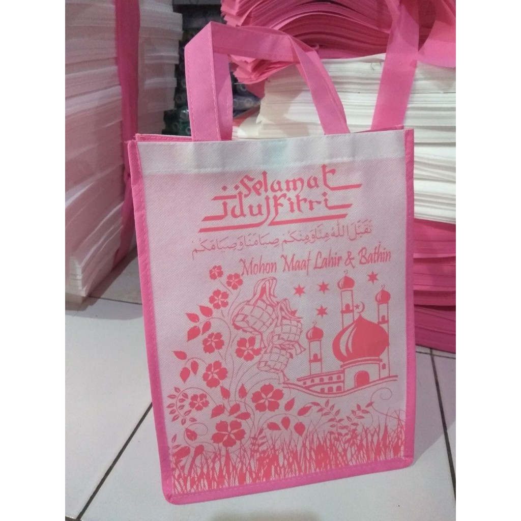 

TAS SOUVENIR PARCEL LEBARAN