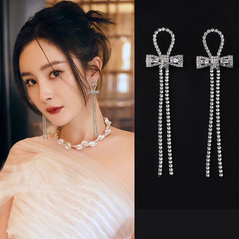 Anting Tusuk Gantung Desain Pita Hias Berlian Gaya Simple / Korea Untuk Wanita