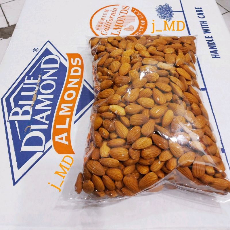 

KACANG ALMOND MENTAH 1 KG BLUE DIAMOND