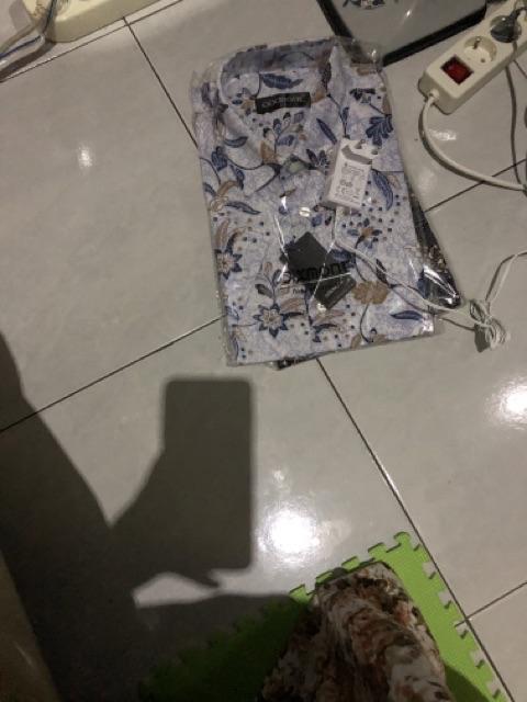 Kemeja Batik Pria Lengan Pendek Bs70 Katun Motif Modern Dixmont Semi Slim Fit Premium