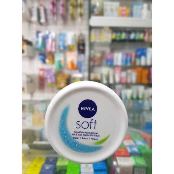 Nivea Soft 100 ml / Pelembab Wajah / Perawatan Kulit / Nivea
