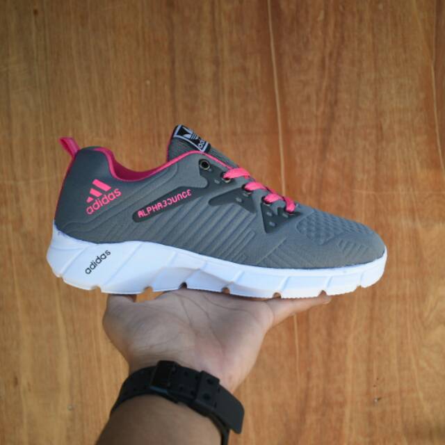 Sepatu Sport Sneakers Wanita Adidas Alphabounce Beyond Women Abu Abu Pink