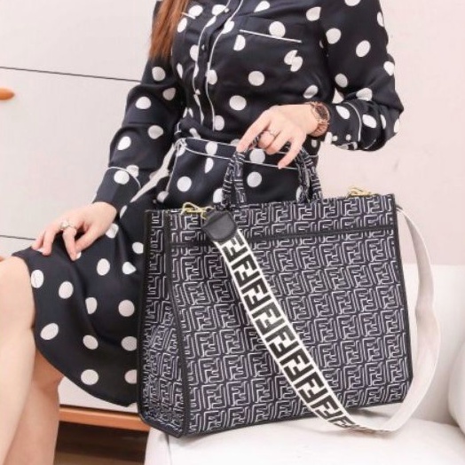 [ READY ] Tote bag wanita Tas Wanita branded Tas Selempang wanita Tas wanita Kekinian Tas Wanita Import tas wanita terbaru tas jinjing wanita hand bag wanita sling bag wanita tas wanita premium tas bahu wanita COD tas wanita  bag