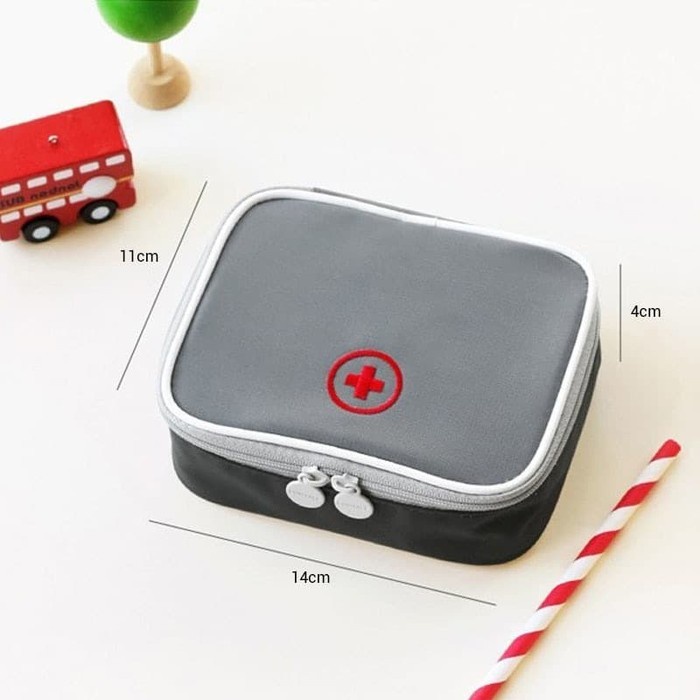 Tas Kotak Obat P3K Travel Medical First Aid Kit Box