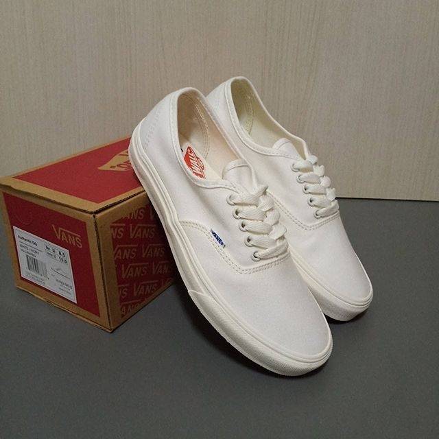 van authentic white