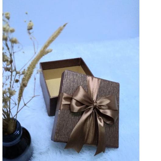

Discount Today kotak kado 10x10x5 cm HITAM berpita