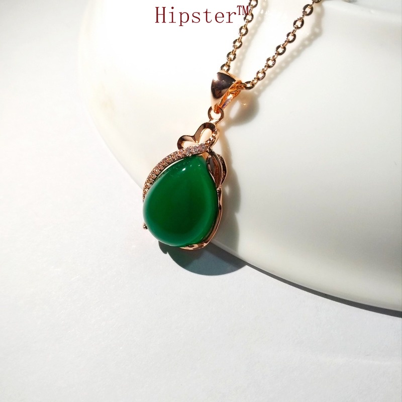 Fashion Hot Sale Classic Temperament Emerald Pendant Clavicle Chain