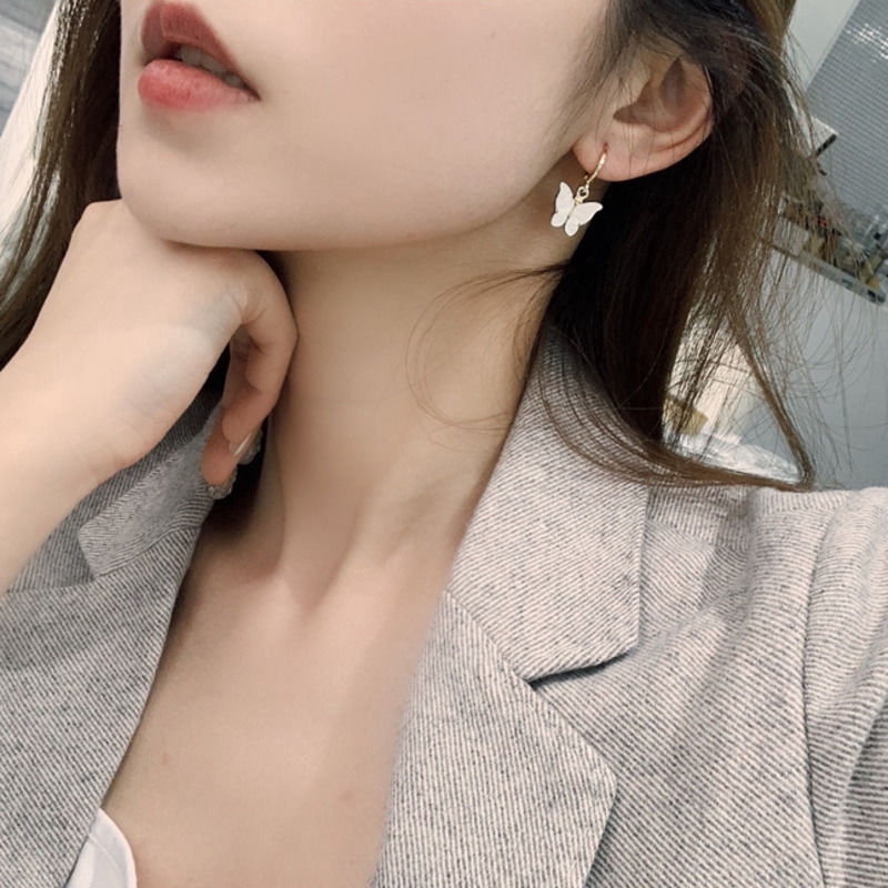 Anting Bentuk Kupu-Kupu Bahan Akrilik Warna-Warni Gaya Korea Untuk Wanita