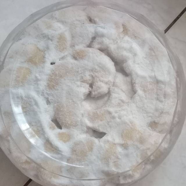 

Kue putri salju