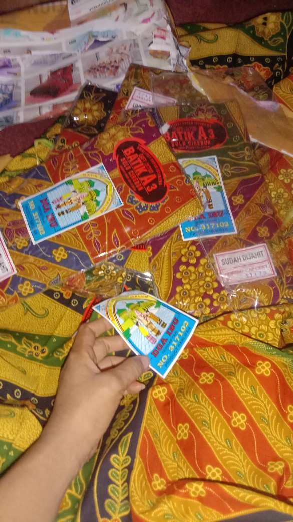 Sarung Batik  Doa Ibu  Batik Solo Cirebon