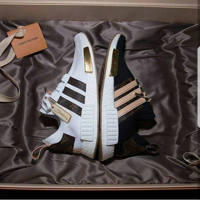 Sepatu pria Adidas Nmd Louis Vuitton Craig David White and Black Premium sneakers cowo murah terbaru