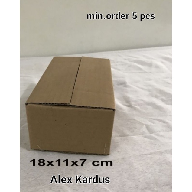 

Kardus / box / 18x11x7 cm / karton packing polos baru ST