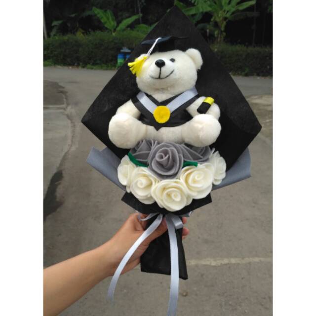 Buket boneka wisuda bunga  flanel bucket  boneka Shopee 