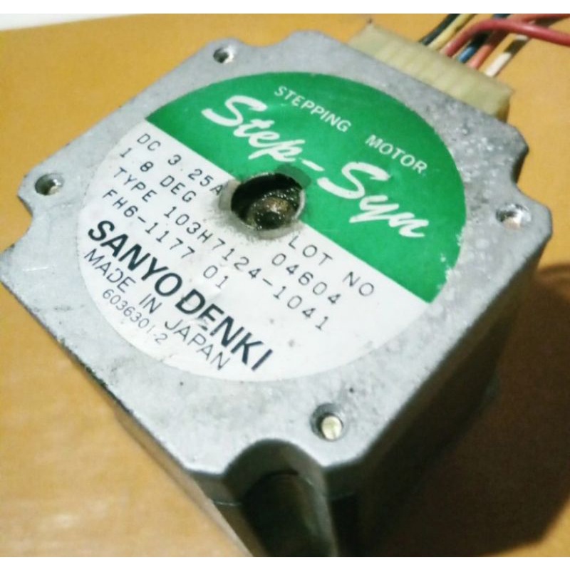 stepper Motor Sanyo denki 3'25ampera original mantap