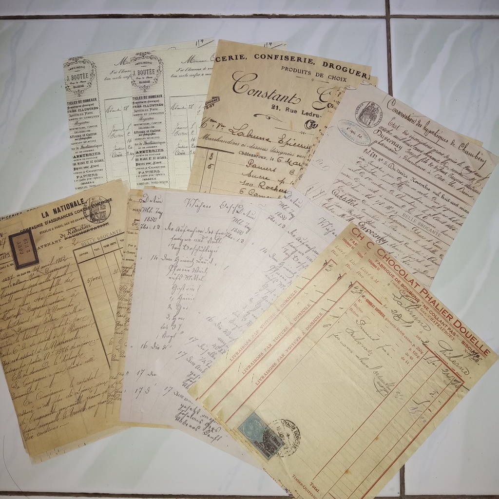 

1 lembar kertas motif nota jadul bahan jurnaling hiasan buku catatan kertas motif sampah jadul