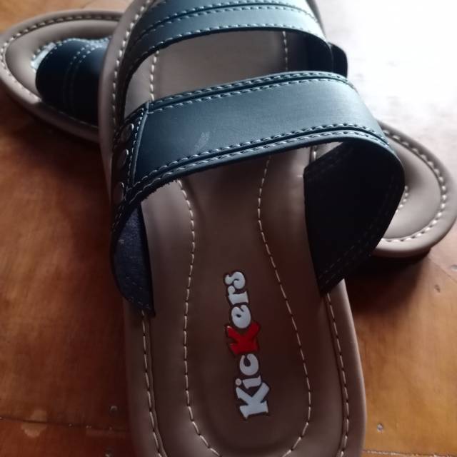 Sandal selop pria kickers