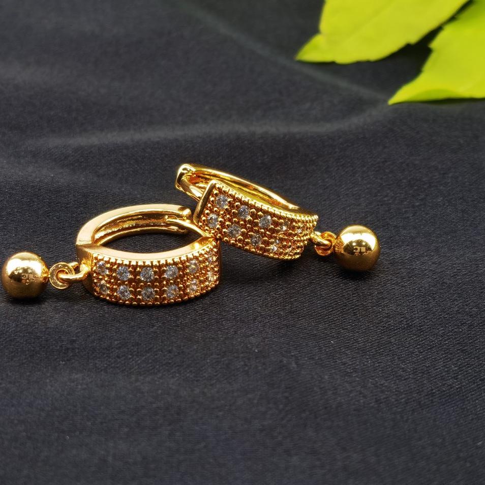 HRV.10Jn22ž | Y139 Anting Wanita Titanium Korea Dewasa Jepit Emas Berlian Anti Karat Anti Luntur