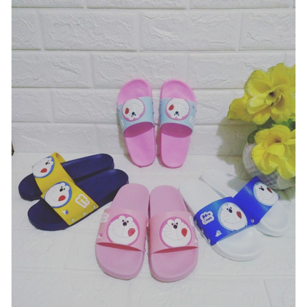 Sandal Selop Wanita Simple Trendy Doraemon