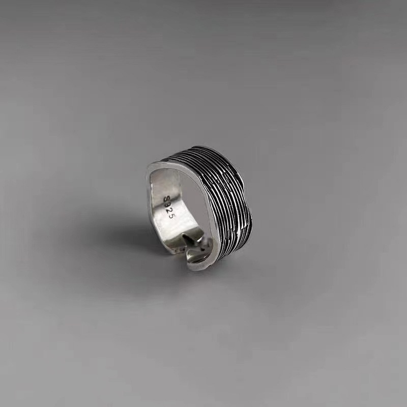 Cincin Desain Garis Tidak Teratur Model Lipat Gaya retro Eropa Amerika Untuk Pria