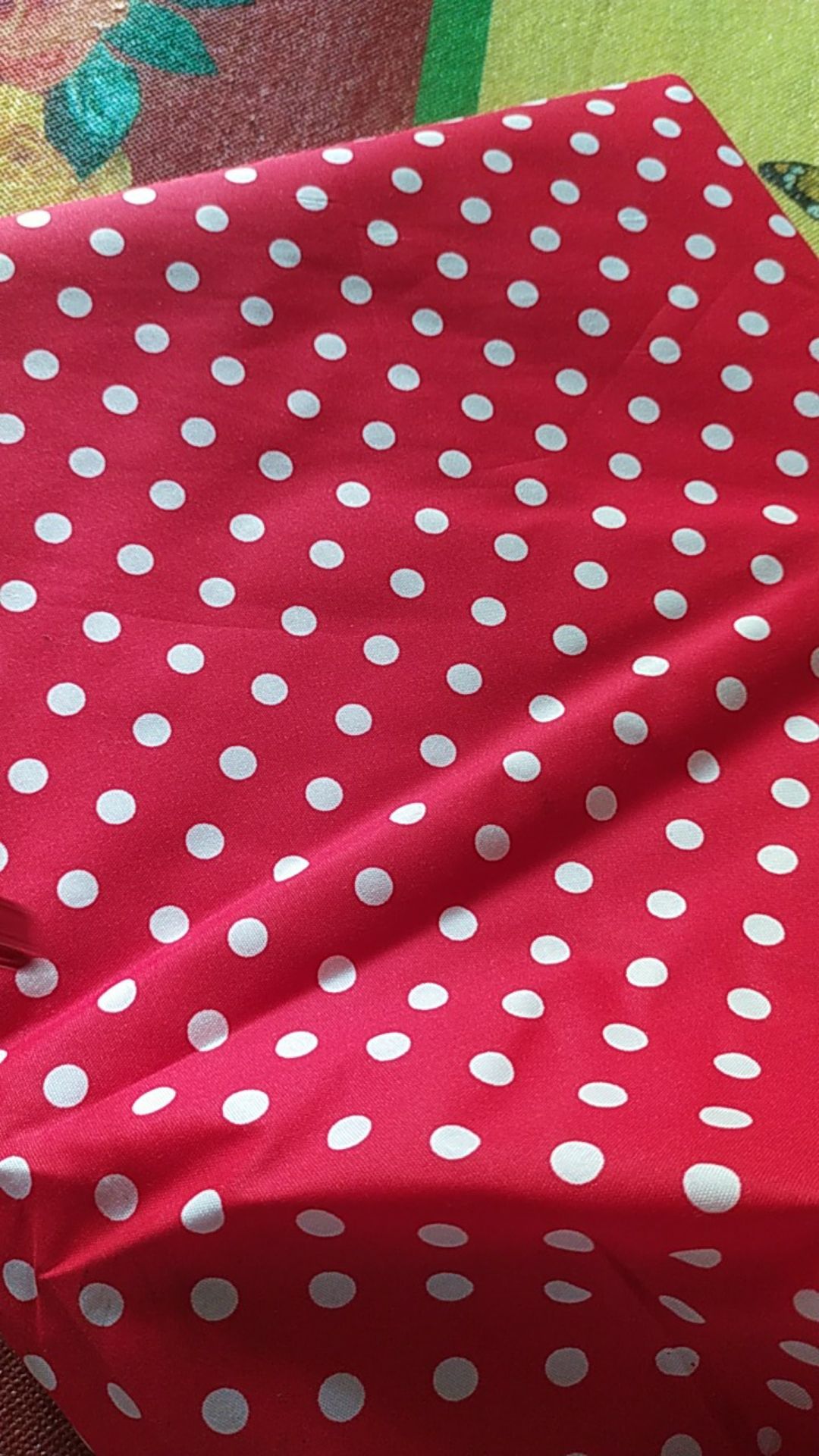 Bahan Kain Sprei Disperse Mikrotex Motif Polkadot Meteran