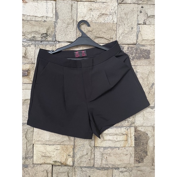 Preloved Celana Pendek Pluffy Choice