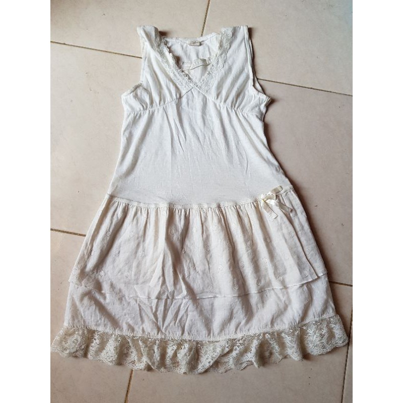 preloved dress anak putih