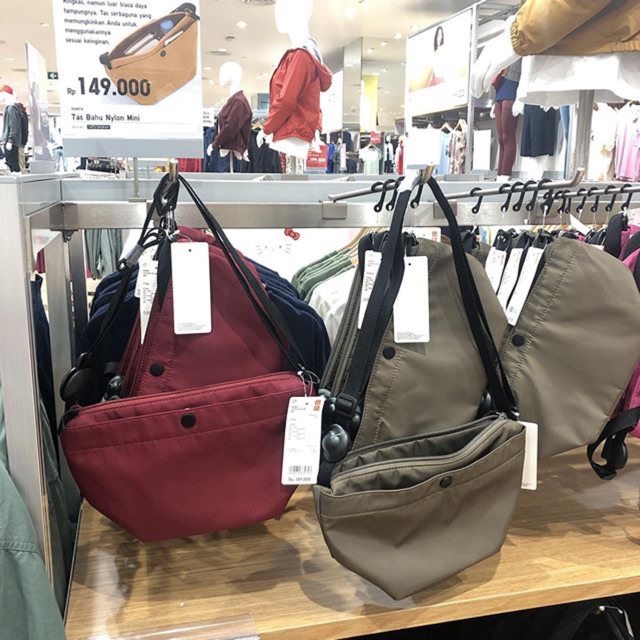 uniqlo sling