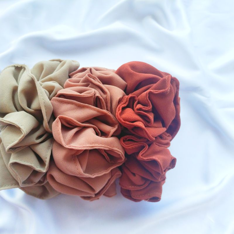 SCRUNCHIE JUMBO, CEMOL RAMBUT, IKAT RAMBUT Scrunchie hijab cepolan volume