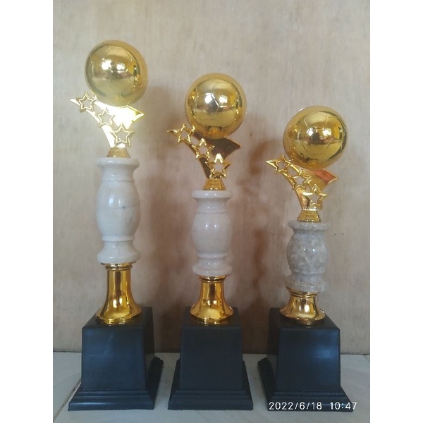 Piala marmer / piala sepak bola / bola bintang