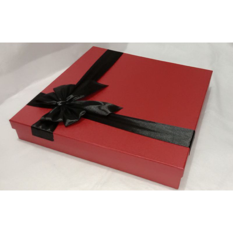 

Kotak kado /.Gift box besar murah uk 35 x 35 x 5 cm