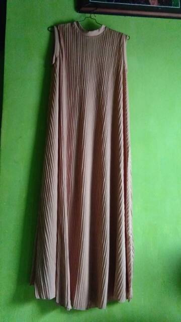 Dress plisket tanpa lengan/overoll plisket tanpa lengan