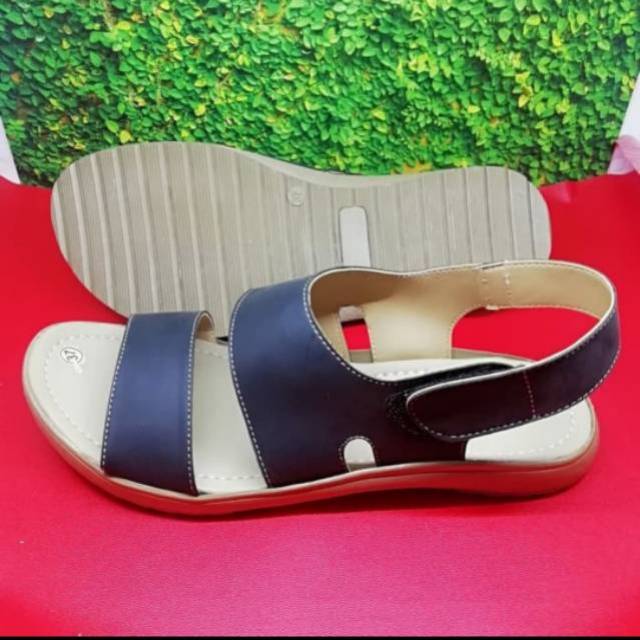 One Love Sandal Flat Wanita Talincang Hitam