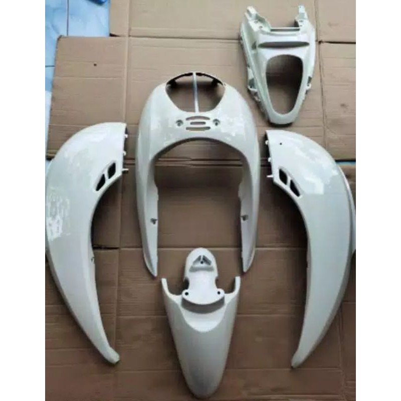 Cover Body Halus Honda Scoopy Karbu Scoopy Lama Putih.