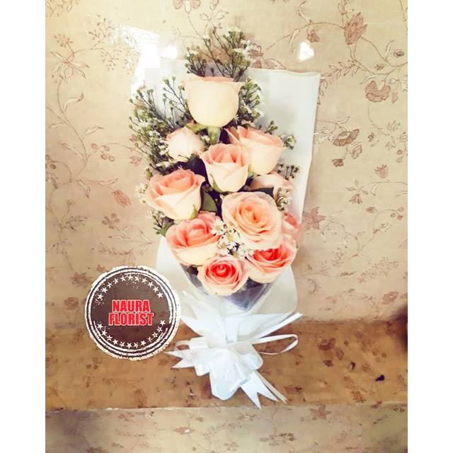

Buket mawar peach