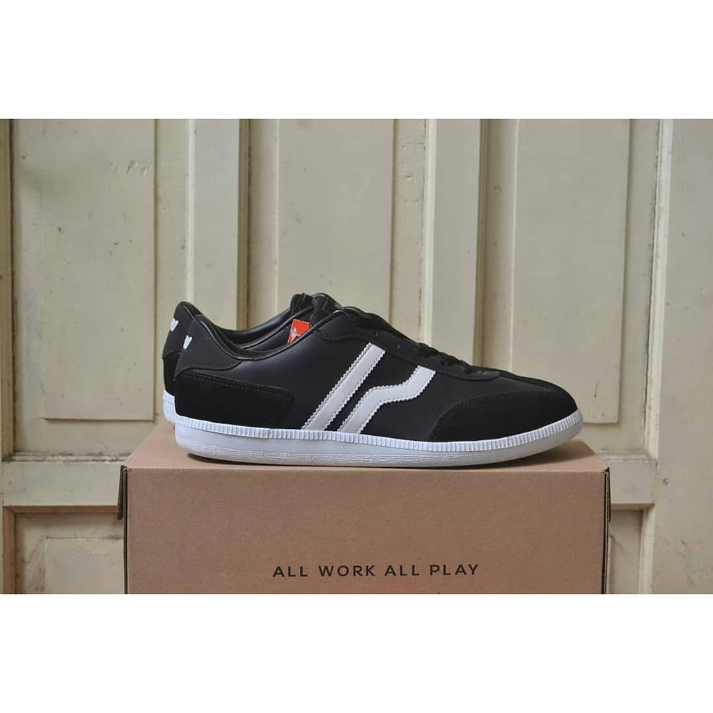 Piero London Black White