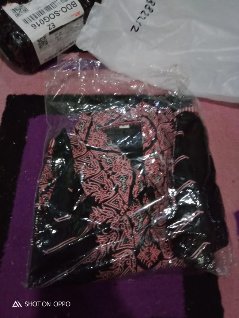 Batik Couple Keluarga Modelterbaru Motif Sorot Tengah, Ada 4 Pilihan Warna