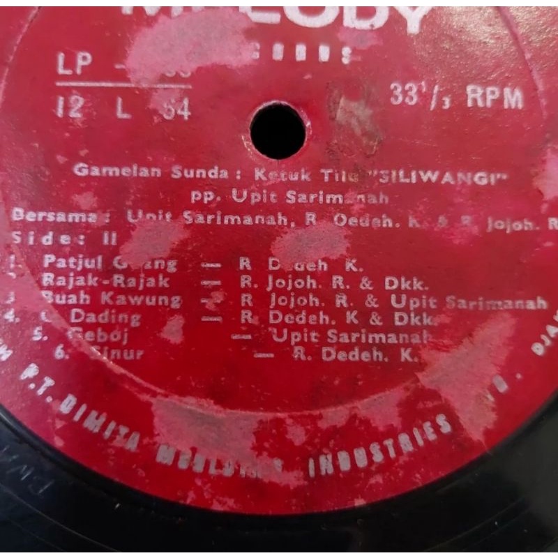 Vinyl Piringan Hitam 12 inch Upit Sarimanah Gamelan Sunda Siliwangi