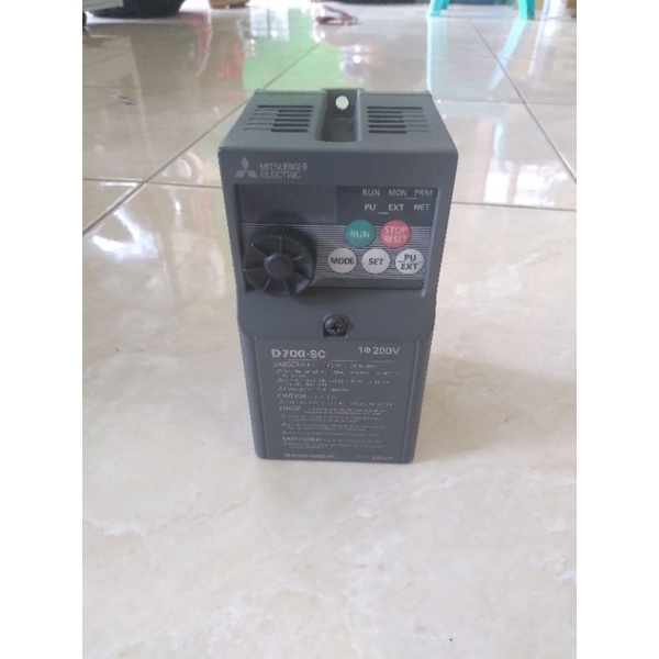 inverter pengerak kecepatan Motor