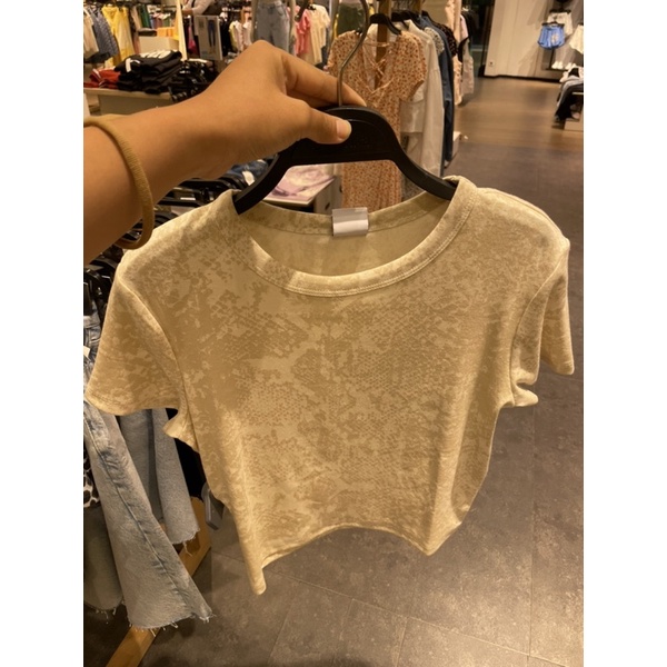 Jastip Tshirt Crop Bershka