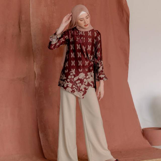 Preloved Sumbawa Blouse Wearing klamby