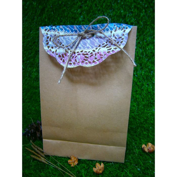 

READY STOCK 1 SET KANTONG KERTAS PAPERBAG + DOYLES BATIK #04,UK 21,5 X 14 X 6 CM