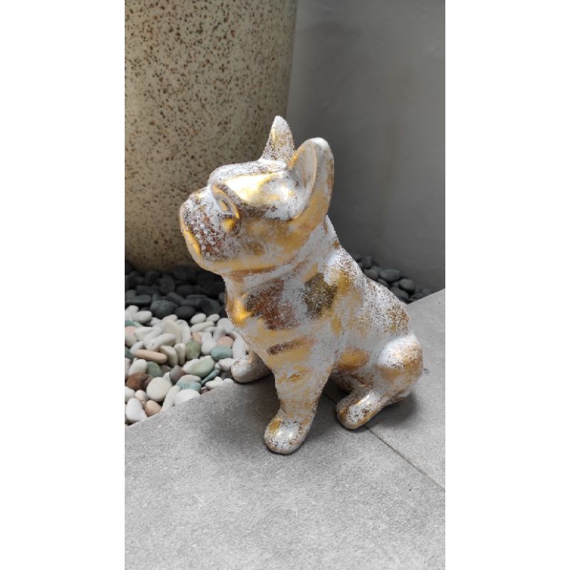 Patung anjing bulldog gold